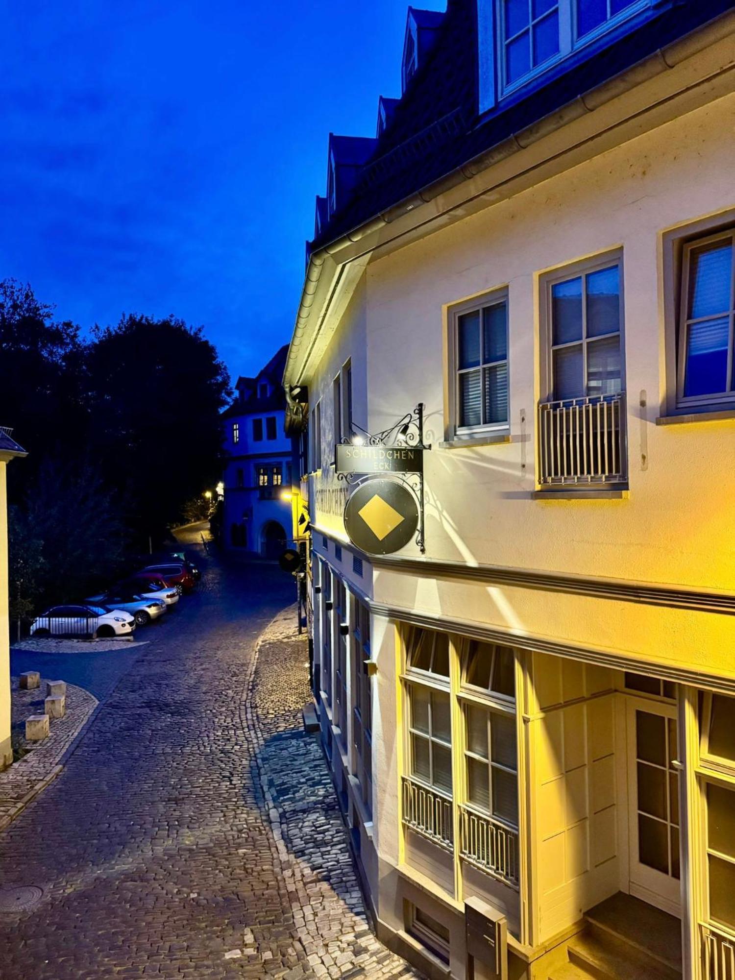 Ferienwohnung Schildblick Modernes Apartment Direkt In Der Altstadt Von Erfurt Nahe Der Kraemerbruecke - Beste Innenstadtlage 外观 照片