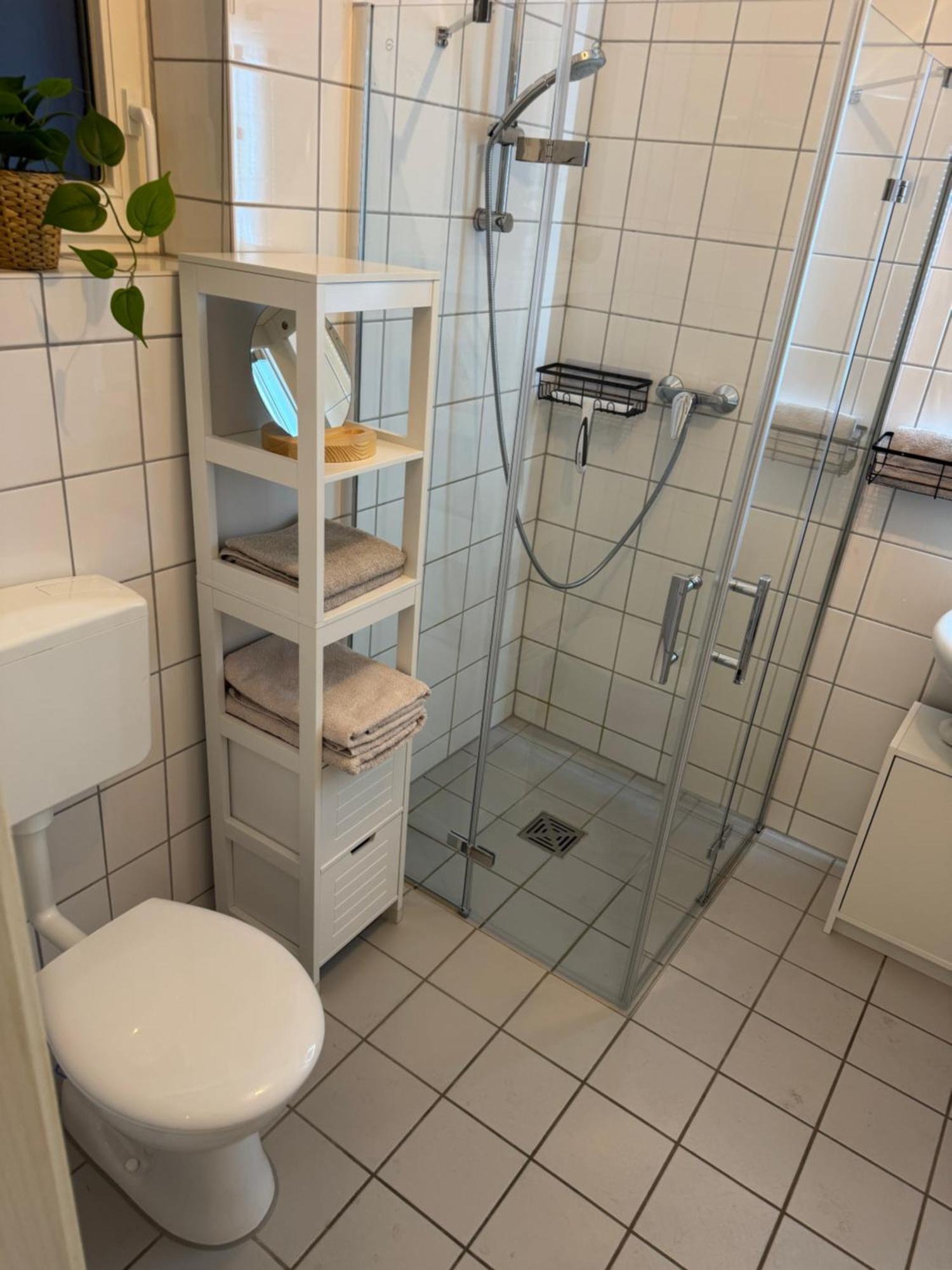 Ferienwohnung Schildblick Modernes Apartment Direkt In Der Altstadt Von Erfurt Nahe Der Kraemerbruecke - Beste Innenstadtlage 外观 照片