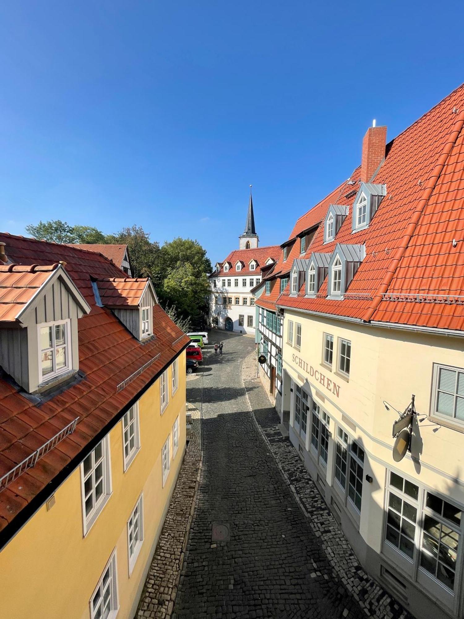 Ferienwohnung Schildblick Modernes Apartment Direkt In Der Altstadt Von Erfurt Nahe Der Kraemerbruecke - Beste Innenstadtlage 外观 照片