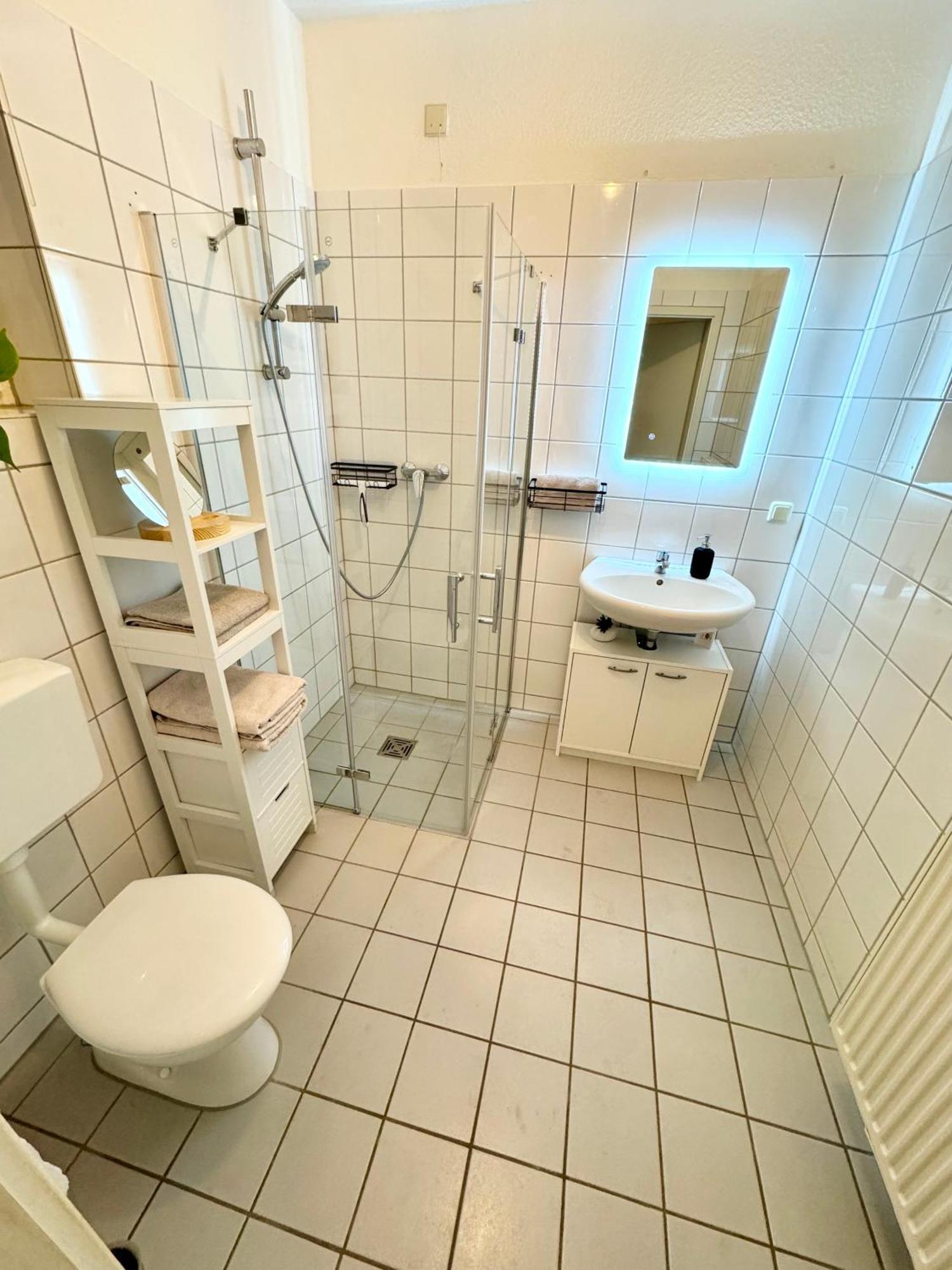Ferienwohnung Schildblick Modernes Apartment Direkt In Der Altstadt Von Erfurt Nahe Der Kraemerbruecke - Beste Innenstadtlage 外观 照片