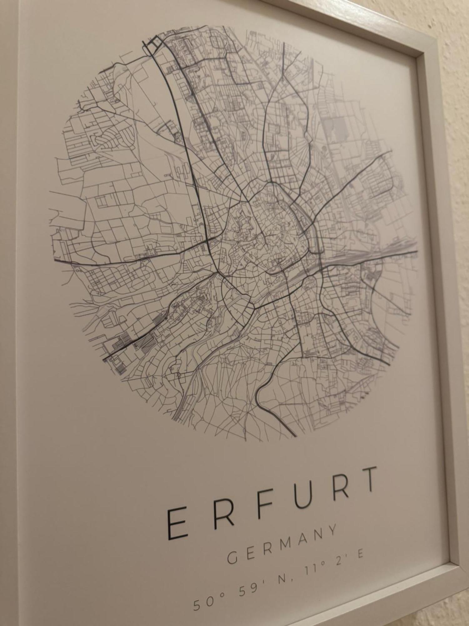 Ferienwohnung Schildblick Modernes Apartment Direkt In Der Altstadt Von Erfurt Nahe Der Kraemerbruecke - Beste Innenstadtlage 外观 照片
