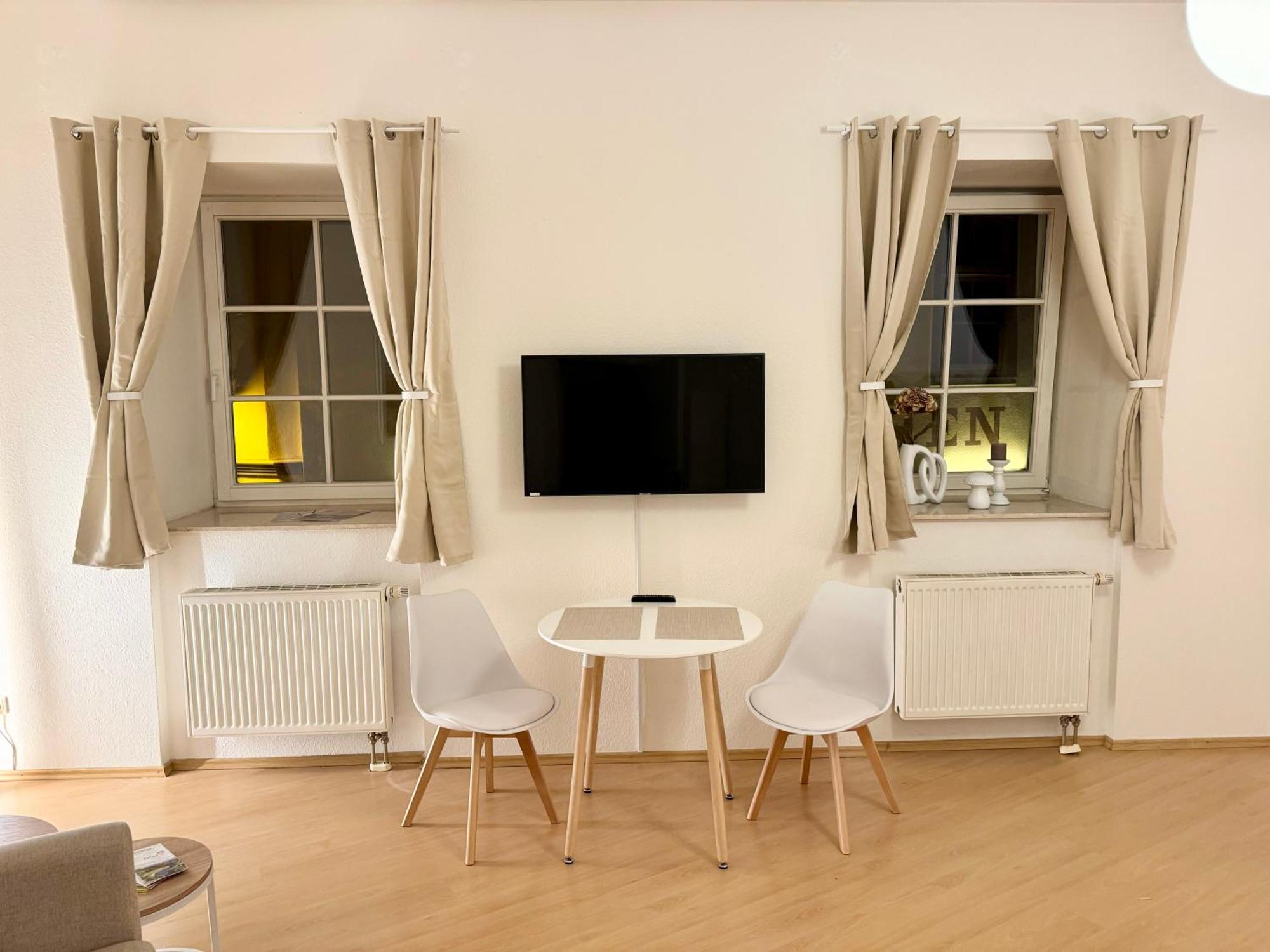 Ferienwohnung Schildblick Modernes Apartment Direkt In Der Altstadt Von Erfurt Nahe Der Kraemerbruecke - Beste Innenstadtlage 外观 照片